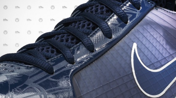 Nike Hyperdunk – University of Connecticut PE