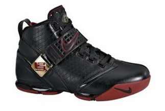 lebron-5-black-red-323