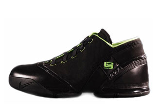 lebron-5-low-black-mean-green-323