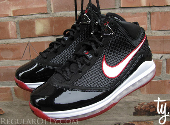 Nike Air Max Lebron Vii Heroes Pack Bred Xi 01