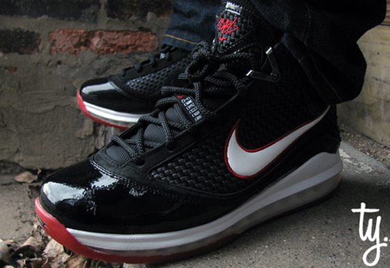 Nike Air Max Lebron Vii Heroes Pack Bred Xi 03