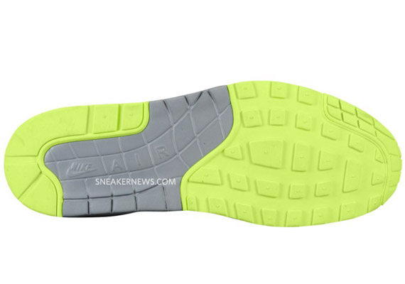 Nike Air Maxim 1 Air Attack Volt 04