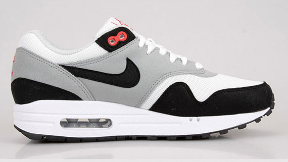 Nike Wmns Air Max 1 Black Silver Red 3