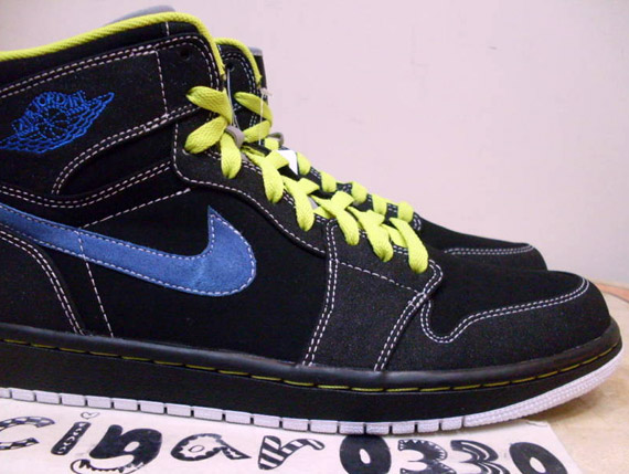 Air Jordan 1 Retro High Black Cyber Sapphire 6