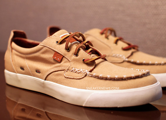Lacoste Luxe Luggage Pack 05
