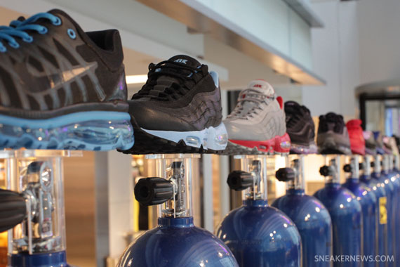 Nike Air Attack Pack Display 18