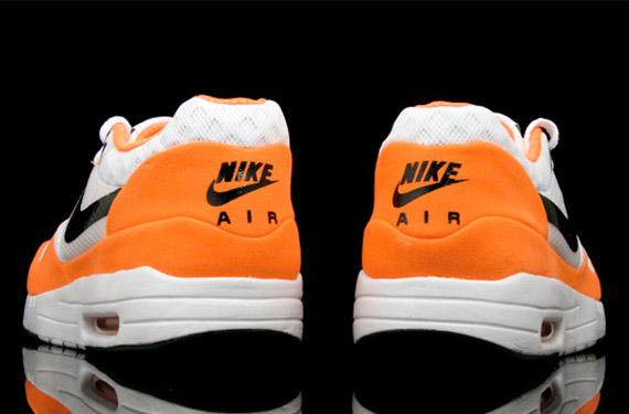 Nike Air Maxim 1+ Torch – White – Black – Total Orange – ‘Holland’