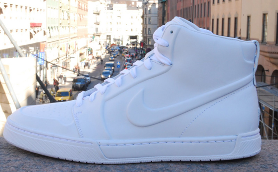 Nike Royalty Mid Macarons White