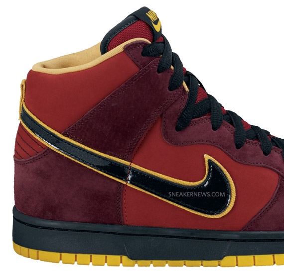 Nike Sb Dunk High Premium Team Red Black Holiday 2010 3