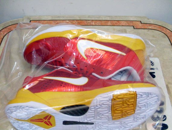 Nike Zoom Kobe V Comet Red Del Sol 6