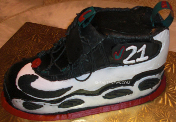 Nike Air Griffey Max 1 ‘Fresh Water’ Birthday Cake