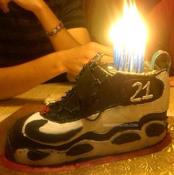 Nike Air Griffey Max 1 Fresh Water Birthday Cake 3