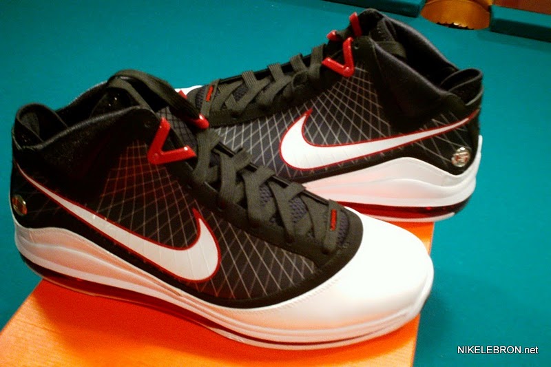 Nike Air Max Lebron 7 Pe King City Classic 3 02