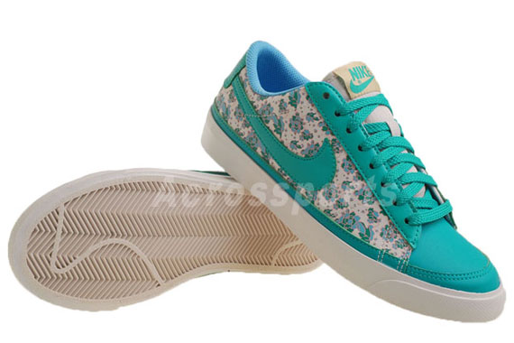 Nike Wmns Blazer Low Ap 4