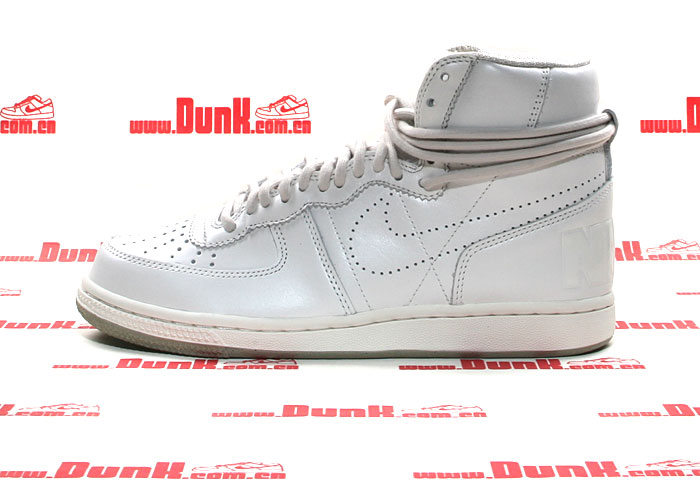 Nike Wmns Terminator High Metallic Summit White 01