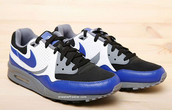 Nike World Cup Korea Air Max Light 2 1