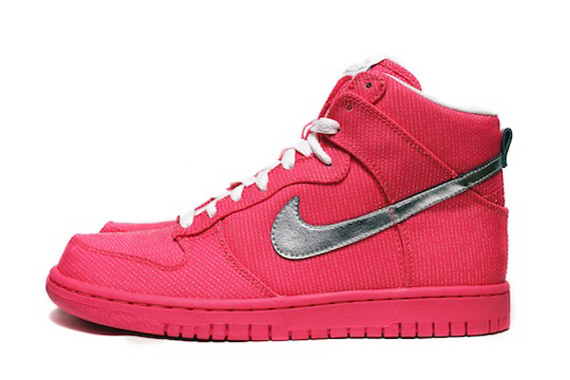 Wmns Nike Dunk Hi Supreme Pink Silver 02