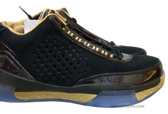 Air Jordan 2010 Team - Black - Metallic Gold