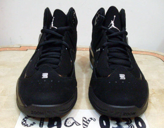 Air Jordan Carmichael Black Metallic Silver 3