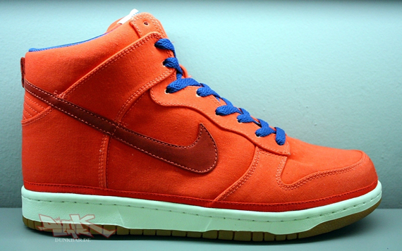 Nike Dunk High Canvas Orange Blue Gum 01