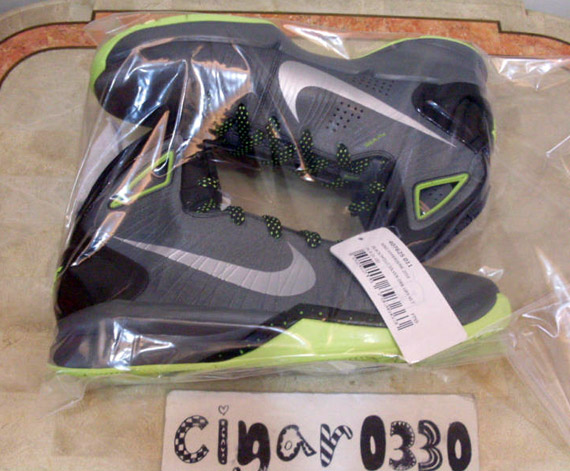 Nike Hyperdunk 2010 Black Silver Volt Sample 7