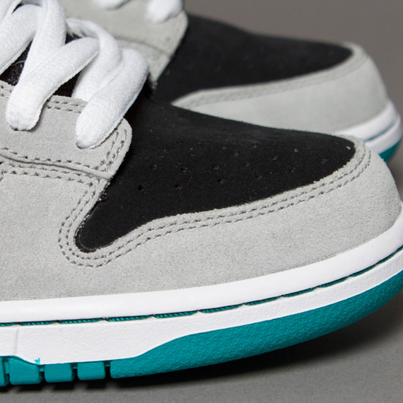 Nike Sb Dunk Low Chrome Ball Flatspot 03