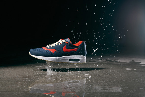 Nike Sportswear Holiday 10 Air Max I 01