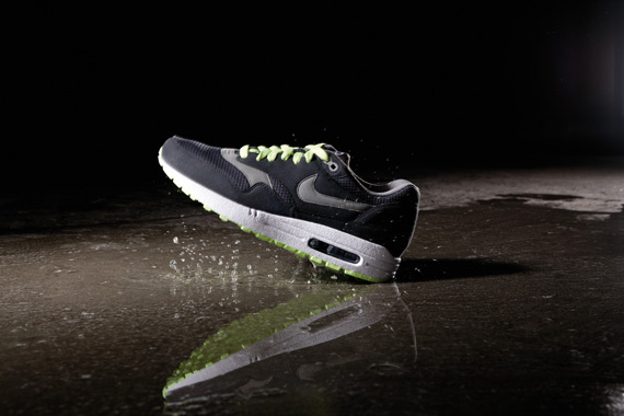 Nike Sportswear Holiday 10 Air Max I 02