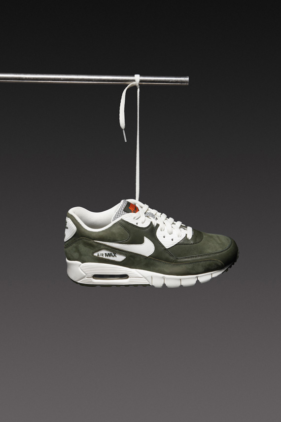 Nike Sportswear Holiday 2010 Air Max 90 02