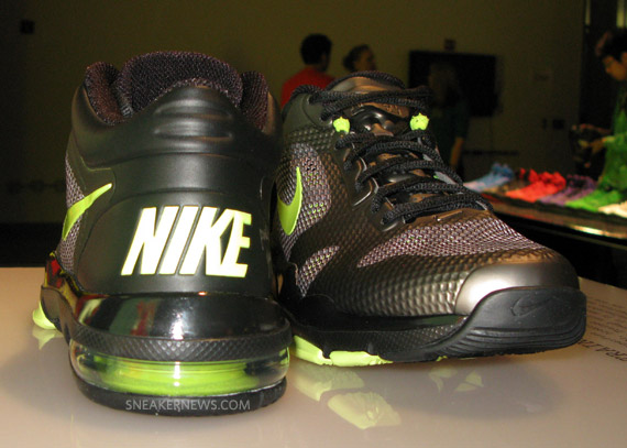 Nike Trainer 1.2 Mid Hyperfuse Showcase 3