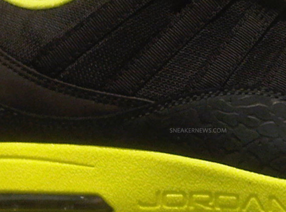 Air Jordan Comfort Vis 11 Anthracite Volt 4