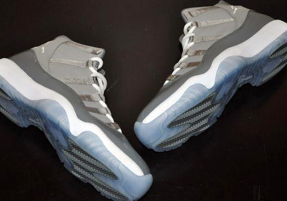 Air Jordan XI (11) Retro - Medium Grey - White - Cool Grey