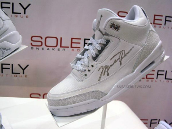 Autographed Air Jordan 25th Anniversary Display Sole Fly 3