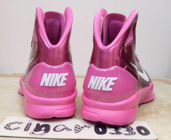 Nike Hyperdunk 2010 Think Pink Sample 4