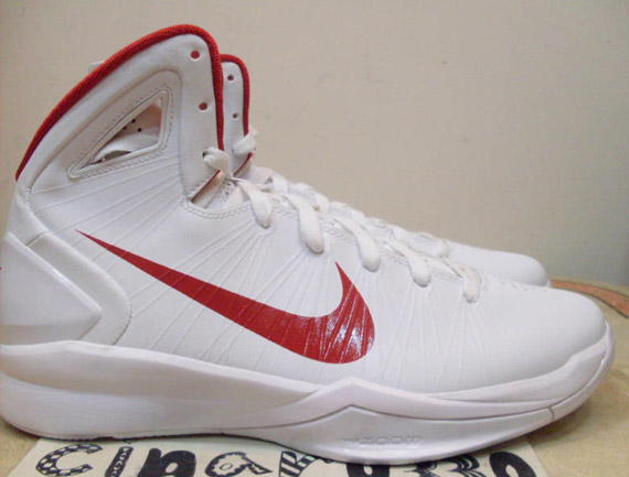 Nike Hyperdunk 2010 White Varsity Red Sample 1