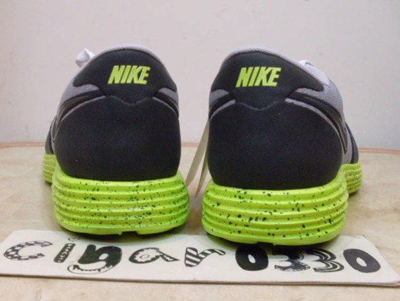 Nike Lunar Racer Vengeance Wolf Grey Victory Green 3