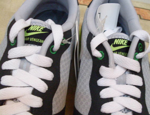 Nike Lunar Racer Vengeance Wolf Grey Victory Green 6