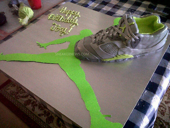 Air Jordan V Retro Green Bean Birthday Cake 01