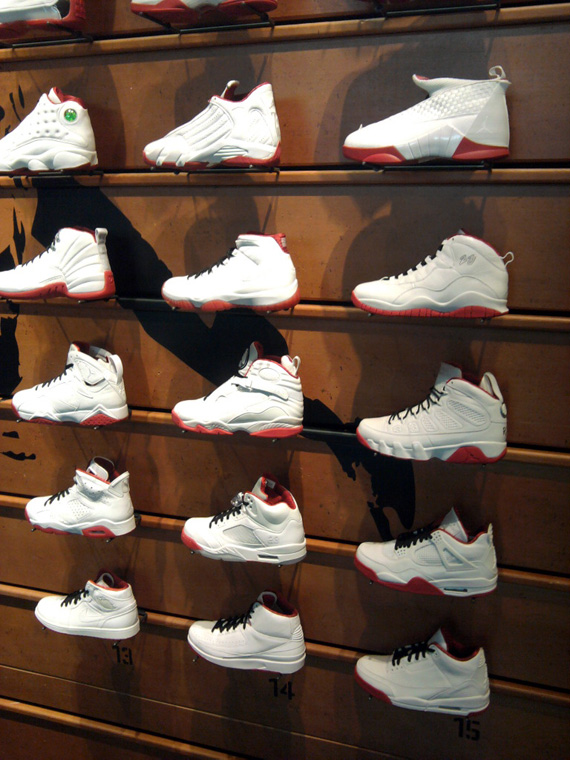 Air Jordan Xi White Red Display In Niketown Santa Monica 02