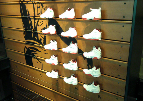 Air Jordan Xi White Red Display In Niketown Santa Monica 06