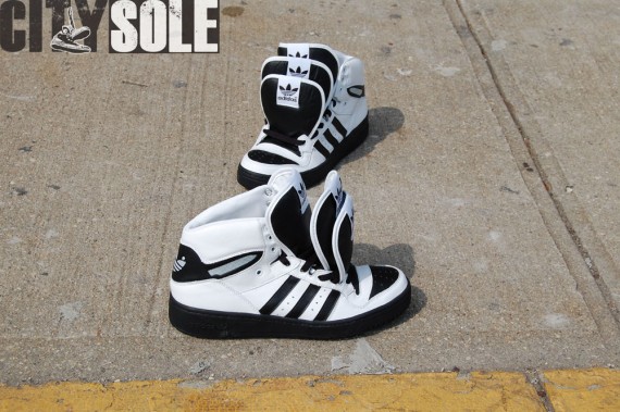 Jeremy Scott x adidas Originals JS 3 Tongue – White – Black | Available