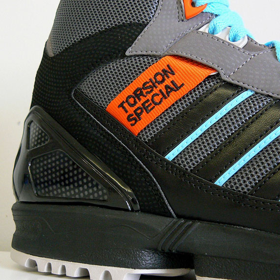 Adidas Torsion Special End 03