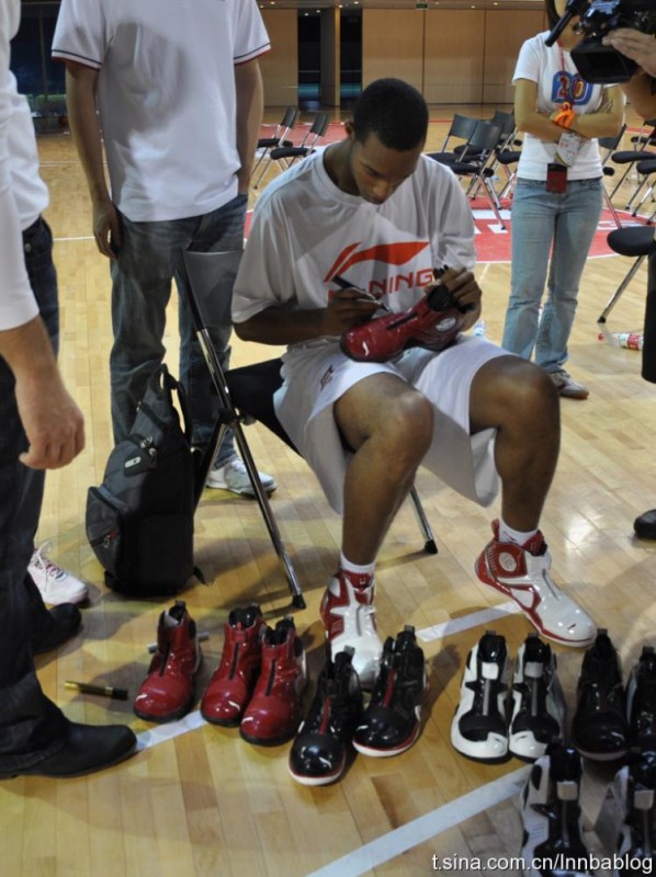 Li Ning Evan Turner Conquer 7