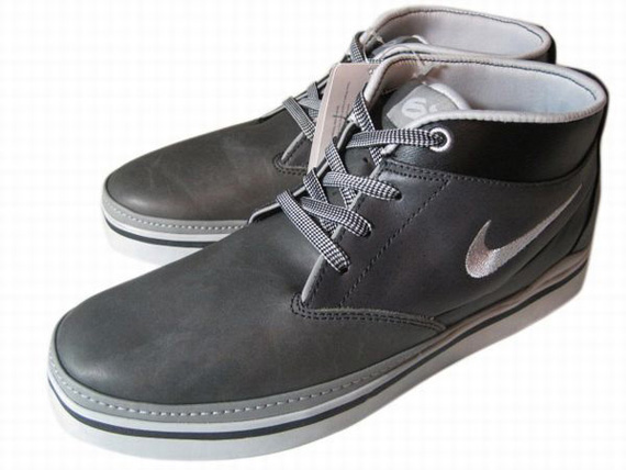 Nike 60 Brazen Anthracite Sample 03