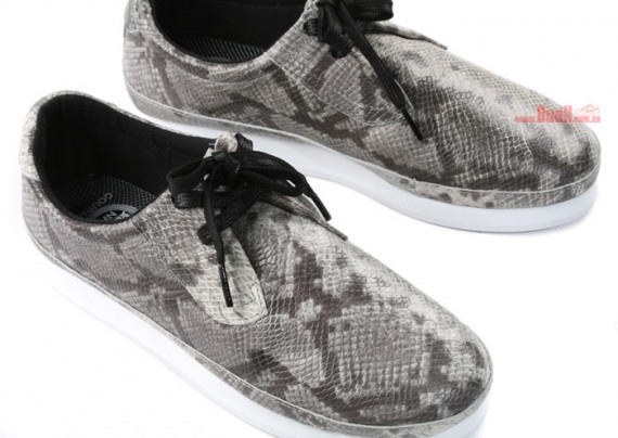 Gourmet Cinque L - Grey Snakeskin - Holiday 2010