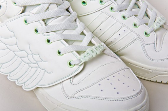 Jeremy Scott x adidas Originals JS Wings – Glow in the Dark