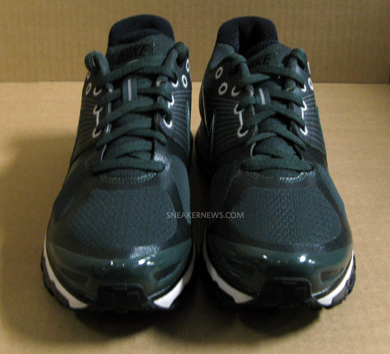 Nike Air Max 2010 Grove Green Obsidian 6