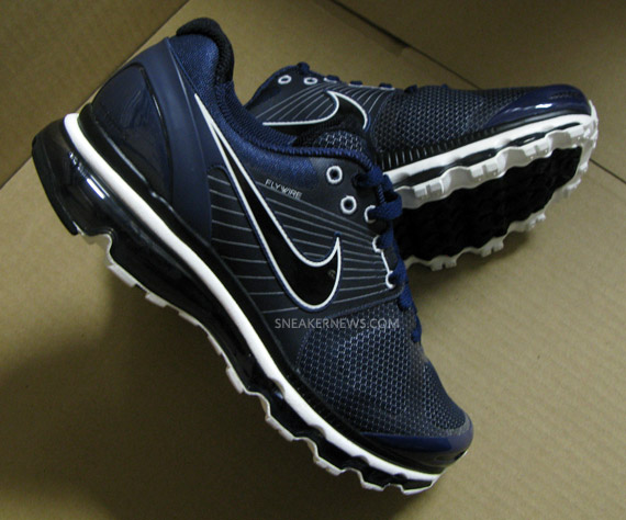 Nike Air Max 2010 Grove Green Obsidian 7