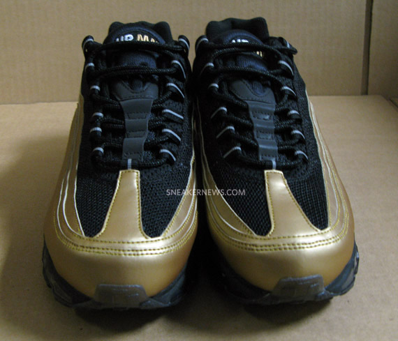 Nike Air Max 247 Black Metallic Gold 4