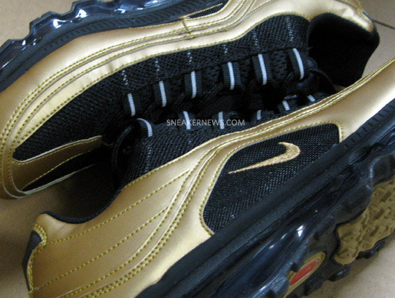 Nike Air Max 247 Black Metallic Gold Summary